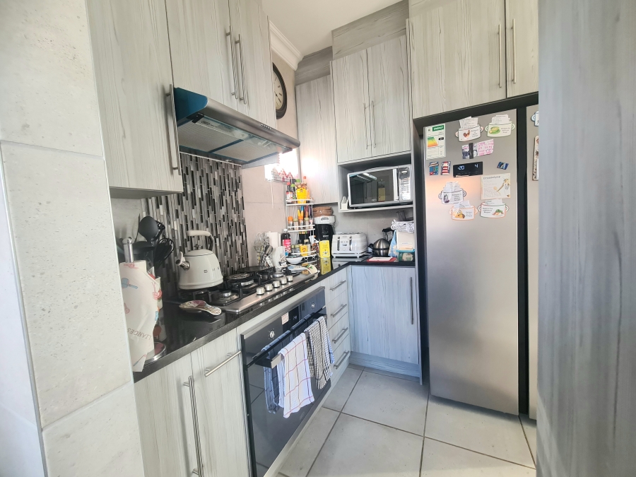 To Let 4 Bedroom Property for Rent in Hartenbos Heuwels Western Cape